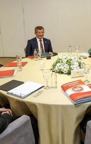 Bu haberi CHP medyası değil Yunan medyası yaptı: "10 kez toplanıp aday bulamayan masa, baş ağrıtıyor"