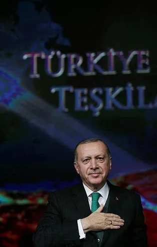 AK Parti 18. kuruluş yıl dönümünü kutluyor! Babacan, Davutoğlu ve Gül'e davet yok!