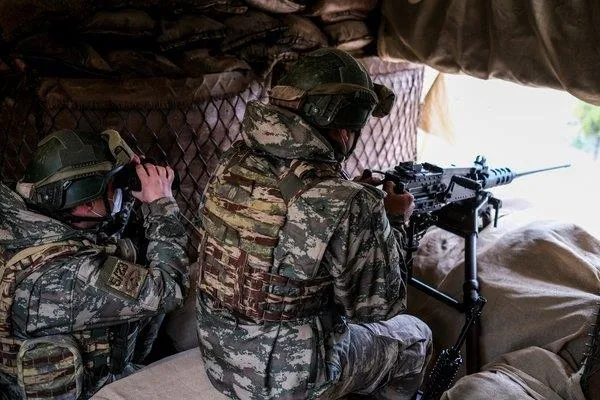 Afrin'de huzur ve güven nöbeti: Sınırlarımızın güvencesi Mehmetçiğimizin çok özel görüntüleri-5