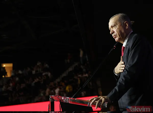 Basketbol Gelişim Merkezi'nde siftah Başkan Erdoğan'dan! Parkede samimi pozlar... Sporculardan 'dolma kalem' hediyesi - 1