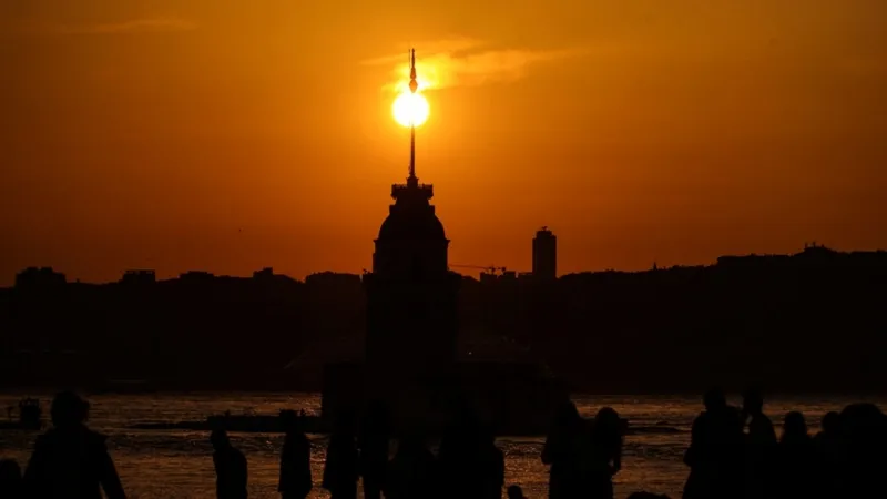 istanbul-haritasi-2300-yilinda-degisebilir-limanlar-ve-yollar-tehlikede-1776174223419.jpg İstanbul haritası 2300 yılında değişebilir: Limanlar ve yollar tehlikede-2