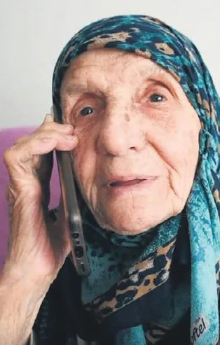 Türkiye 7'den 70'e tek yürek: Muzaffer Nine, 1 aylık maaşını Milli Dayanışma Kampanyası’na bağışladı