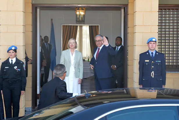 Son dakika haberi: KKTC Cumhurbaşkanı Akıncı ile GKYR Lideri Anastasiadis'in görüşmesi sona erdi-2