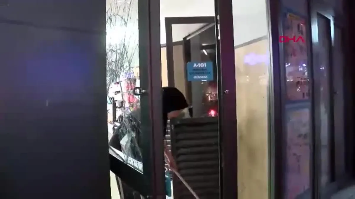 Gaizosmanpaşa'da hırsızlar yakalanınca ortalığı birbirine kattı! O anlar kamerada