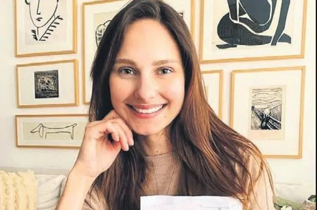 Jessica May, TC kimliğiyle poz verdi