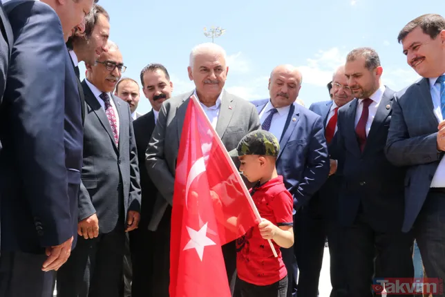 Binali Yıldırım'ı memleketinde yüzlerce hemşehrisi uğurladı! Tokalaşma kuyruğu 1 saat sürdü