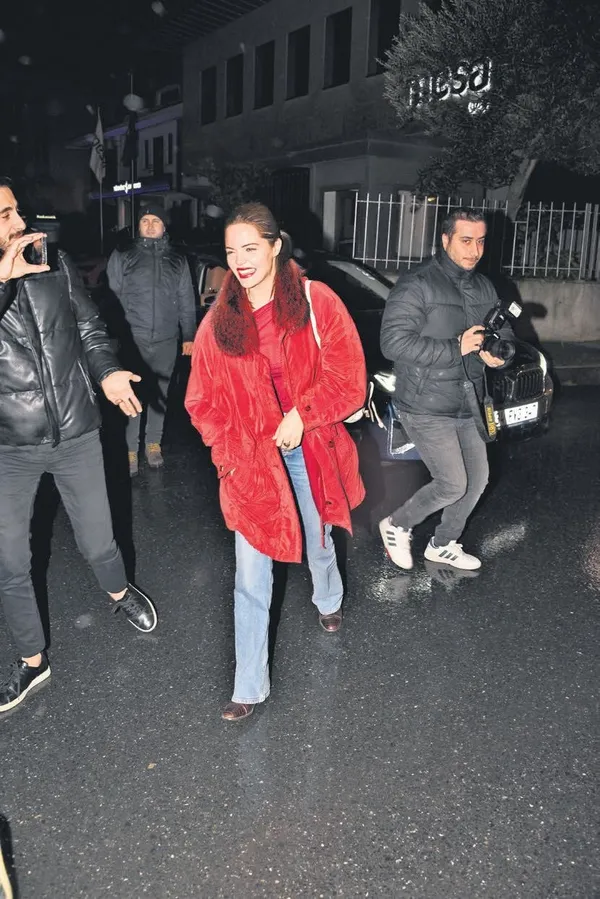 1673643301265.jpeg Hilal Altınbilek yeni sevgilisiyle yakalandı! Bu kez aşkını ilan etti! Metin Hara'dan sonra gönlünü bakın kime kaptırdı...-6