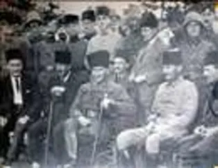 Atatürk'ün Kayıp Cam Fotoğrafları