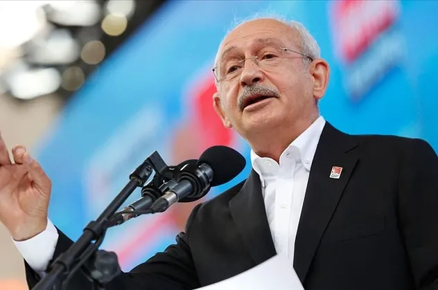 25 aydır gizemini koruyan soru: Bay Kemal'in kulağına kimler 'Dostlarımızla iktidar olacağız' palavrasını üfledi