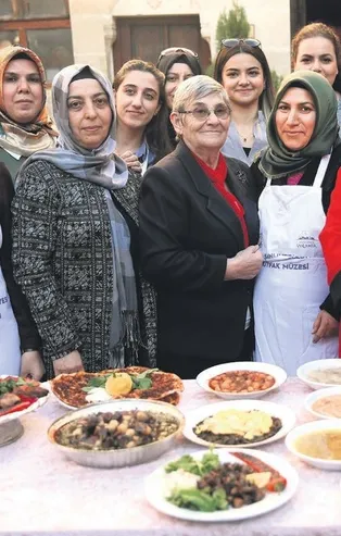 Canan Karatay ezber bozdu: Tıka basa yiyin ama...