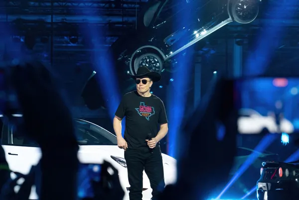 elon-musktan-calisanlarina-son-cagri-ya-ofisten-calisin-ya-da-tesladan-ayrilin-1654152112646.jpg Elon Musk'tan çalışanlarına son çağrı: Ya ofisten çalışın ya da Tesla'dan ayrılın-2