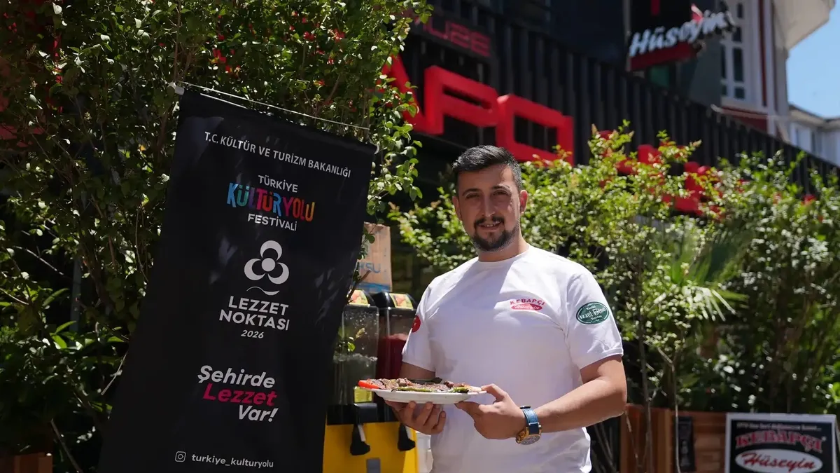 1783239125188.jpeg Bursa Kültür Yolu Festivali'nde gastronomi şöleni! Asırlık tatlar ilgi odağı oldu-5