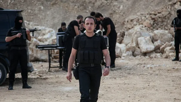 dirilis-ertugrul-ve-kurtlar-vadisiyle-nam-salmisti-payitaht-abdulhamide-cok-konusulacak-transfer-1601153734186.jpg Diriliş Ertuğrul ve Kurtlar Vadisi'yle nam salmıştı! Payitaht Abdülhamid'e çok konuşulacak transfer-3