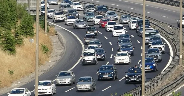 Mega dönüş başladı | Kurban Bayramı tatili bitti: Otoyollar tıklım tıklım