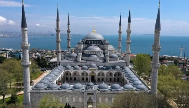 Restorasyonu tamamlanan Sultanahmet Camii FPV dronla görüntülendi