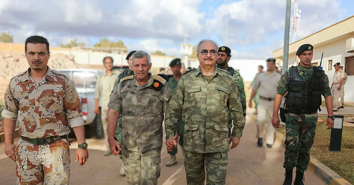Darbeci Hafter'den boyunu aşan cümleler! Elindeki bir avuç adamla Türkiye'yi tehdit etti...