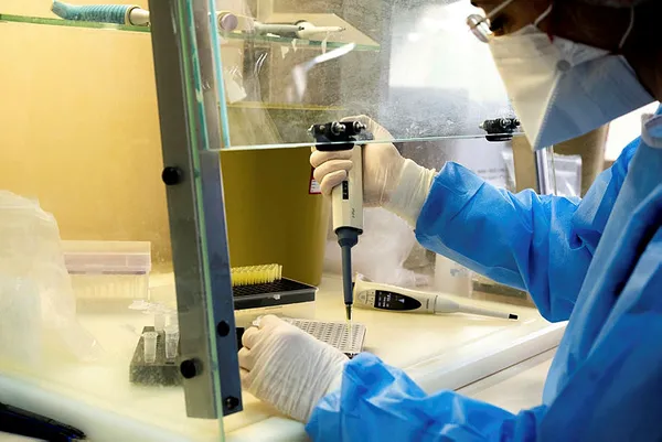 turkiyede-yapilan-arastirma-sinovac-asisinin-bagisikligi-yuzde-99-kuvvetlendirdigi-kanitlandi-1617651703784.jpg Türkiye'de yapılan araştırma... Sinovac aşısının bağışıklığı yüzde 99 kuvvetlendirdiği kanıtlandı-4