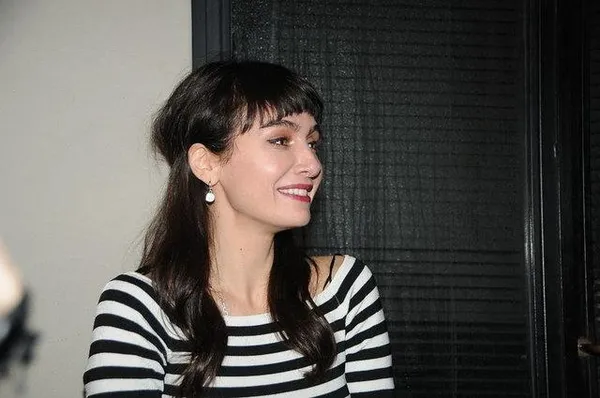 Birce Akalay'ın yeni imajı sosyal medyada olay oldu!-2