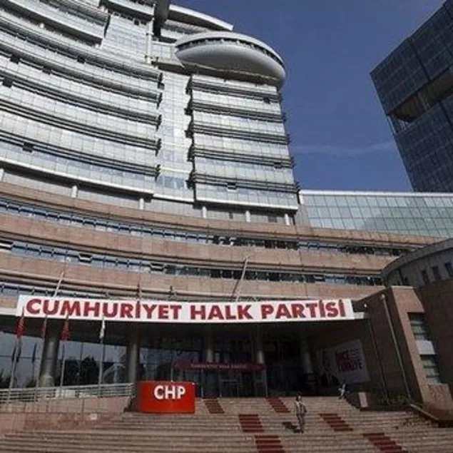 CHP’de suskunluk sarmalı