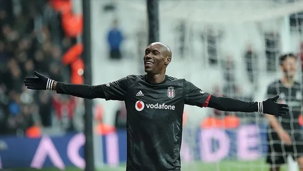 ozel-haber-i-besiktasli-atiba-hutchinson-futbolu-birakacak-mi-hedef-katar-1644315027287.jpg