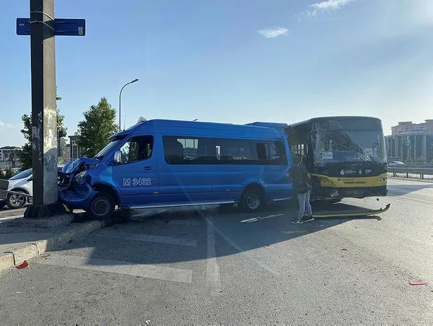 istanbul-atasehirde-iett-otobuse-yolcu-minibusune-carpti-1632069324545.jpeg