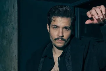 A.B.İ’nin yakışıklı oyuncusu Efekan Can’dan Kenan İmirzalıoğlu itirafı: Tam bir abi beni ilk günden rahatlattı