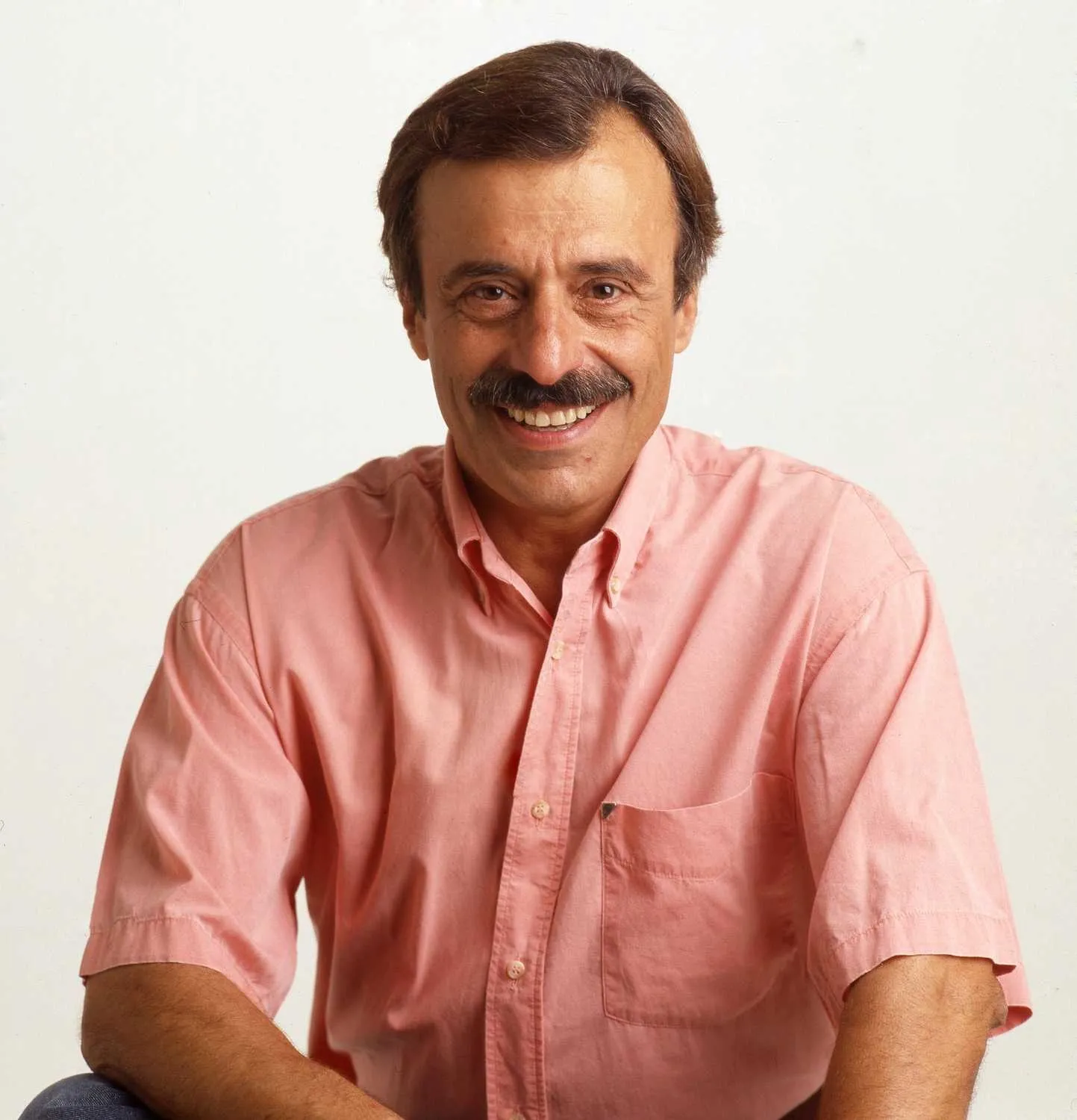 Aşkları yarım asrı aştı: Şevket Altuğ eşiyle gençlik fotoğrafını paylaştı! Meğer Süt Kardeşler'in güzeliyle... - 2