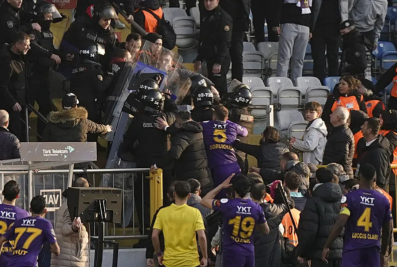 Eyüpspor - Konyaspor maçı sonrası kavga