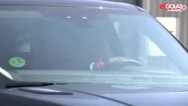 Tarihi hezimet sonrası Barcelona'da sular durulmuyor! Luis Suarez takımdan ayrıldı