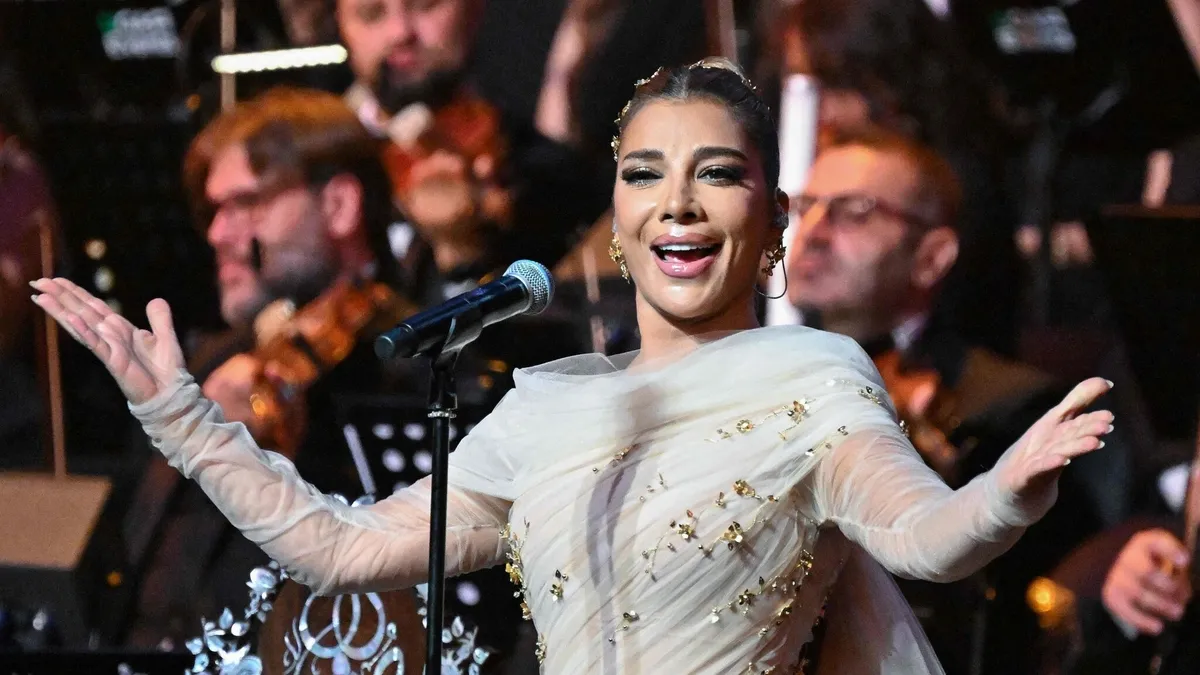Suriye'ye tarihi dönüş! Assala Nasri 15 yıl sonra Şam'da konser verdi: "Mazlumun zalime karşı zaferi"