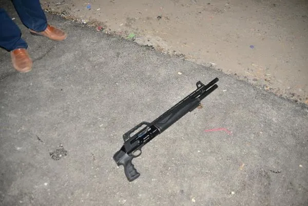Polis son anda fark etti cephanelik ele geçirdi: 6 şüpheli gözaltına alındı-4