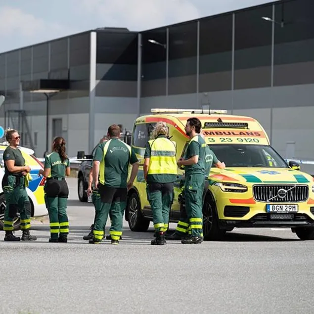 Cami yakınlarındaki 2 kişi yaralandı