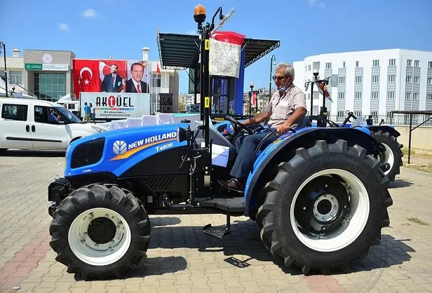 Manavgat'ta yangında zarara uğrayan çiftçilere 16 yeni traktör: Devletin bizi yalnız bırakmayacağını biliyordum-4