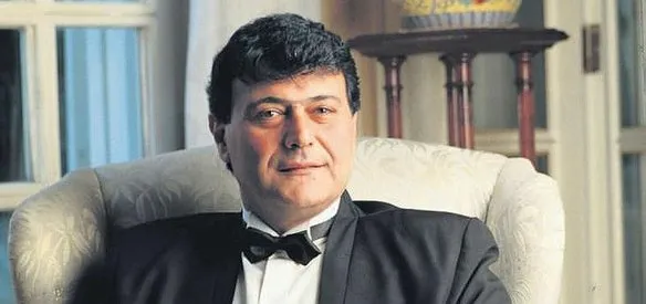 Sanatçı Ferdi Özbeğen, tedavi gördüğü Okmeydanı Eğitim ve Araştırma Hastanesi'nde 72 yaşında vefat etti