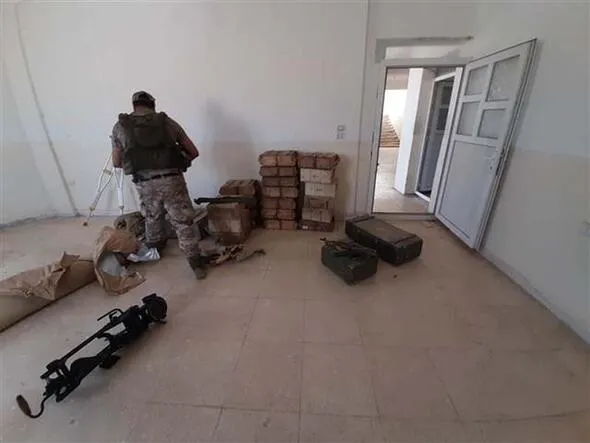 Tel Abyad'da teröristlere ait ele geçirilen binalardaki işaretler dikkat çekti-7