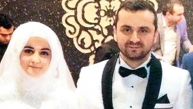 onur-san-kimdir-kac-yasinda-nereli-onur-sanin-esi-kim-seda-sayan-ile-ne-zaman-evlendi-1643819319500.jpg Onur Şan kimdir, kaç yaşında, nereli? Onur Şan'ın eşi kim? Seda Sayan ile ne zaman evlendi?-4