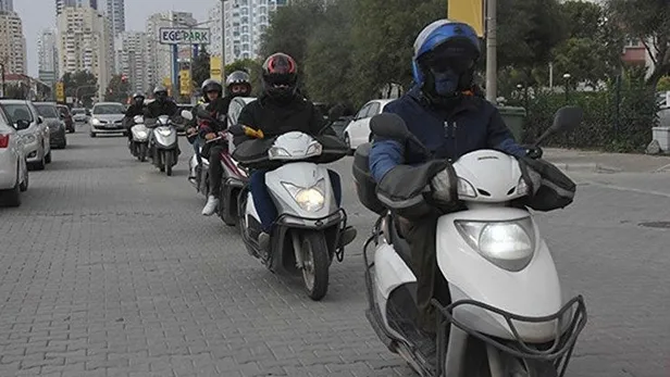 30-kasim-yarin-motorsiklet-scooter-marti-kullanmak-yasak-mi-istanbulda-yarin-motorsiklet-kullanmak-yasaklandi-mi-istanbul-valisi-acikladi-1638214980276.jpg İstanbul'da bugün online yemek ve market siparişleri yasaklandı mı? 30 Kasım bugün motorsiklet, scooter, Martı kullanmak yasak mı?-3