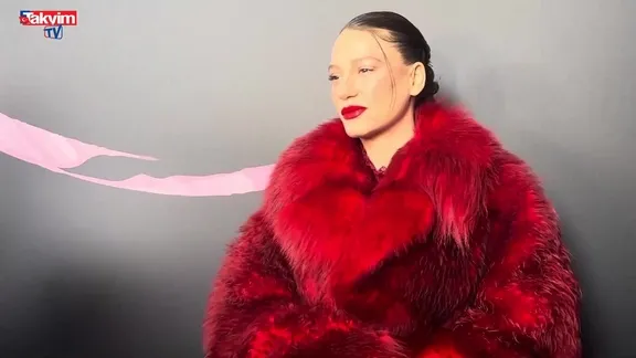 Serenay Sarıkaya "Mimar mı Oluyor?" (Video)