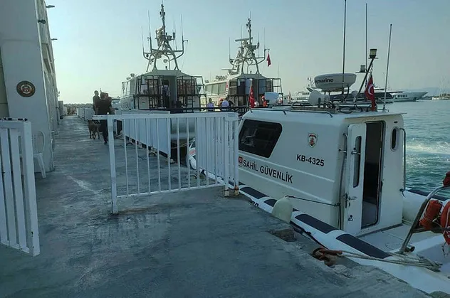 Kuşadası'nda 6 kaçak göçmen kurtarıldı, 1 kaçak göçmen ölü bulundu
