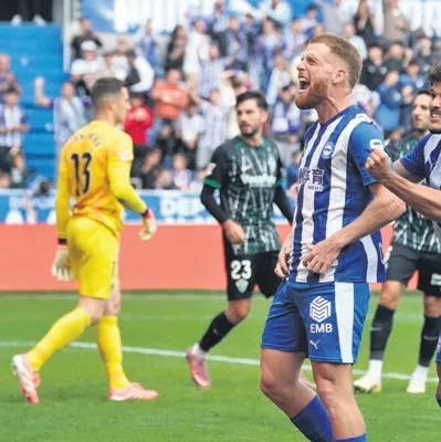 Alaves 3 puanı 3 golle aldı