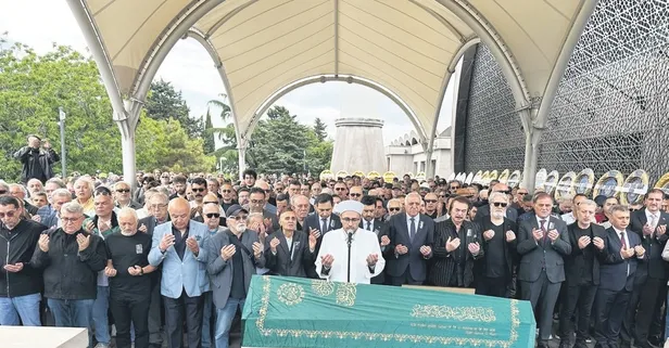 İlhan Şeşen son yolculuğuna uğurlandı! Oğlu Fuat Şeşen ile kızı Melis Şeşen ayakta durmakta zorlandı
