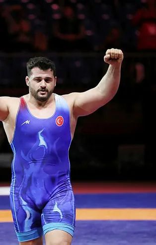 Rıza Kayaalp'ten altın madalya!