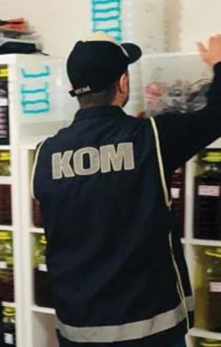 İzmir'de 3 katlı lüks villaya baskın!