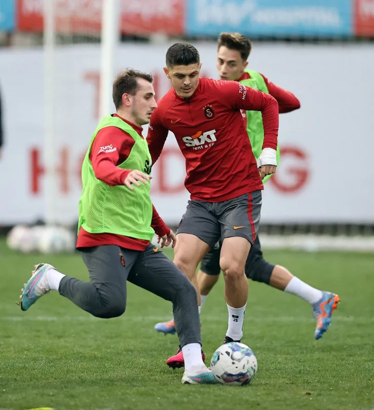 Galatasaray'da flaş ayrılık! Yıldız isim gitmek istiyor - 9