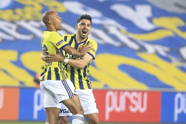 fenerbahcede-bir-ayrilik-daha-ingiltereye-gidiyor-1660485162111.jpg Fenerbahçe'de bir ayrılık daha! İngiltere'ye gidiyor-7