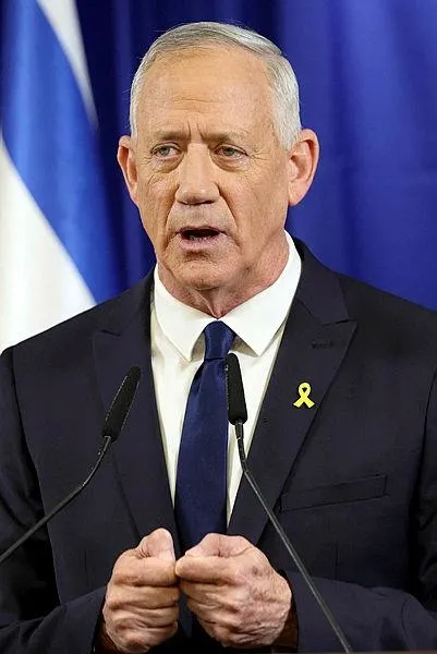 soykirim-kabinesinden-pes-pese-istifalar-once-gantz-sonra-eisenkot-netanyahuyu-yerden-yere-vurdu-1717972833278.jpeg Soykırım kabinesinden peş peşe istifalar: Önce Gantz sonra Eisenkot | Netanyahu'yu yerden yere vurdu-12