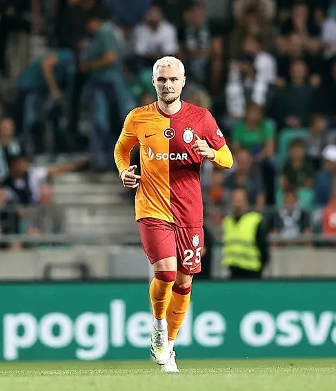 oynamazsam-giderim-dedi-okan-buruk-yolcu-etti-galatasarayda-victor-nelsson-ile-yollar-ayriliyor-1697150448960.jpeg