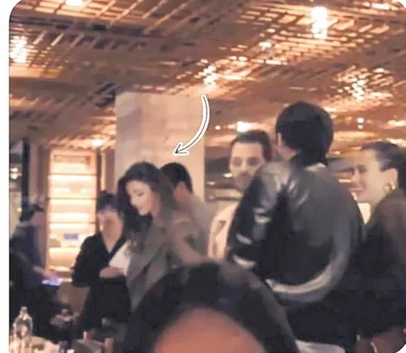 takvimin-duyurdugu-hande-ercel-ile-hakan-sabanci-aski-belgelendi-iste-askin-ilk-karesi-1674416403590.jpeg TAKVİM’in duyurduğu Hande Erçel ile Hakan Sabancı aşkı belgelendi! İşte aşkın ilk karesi-4