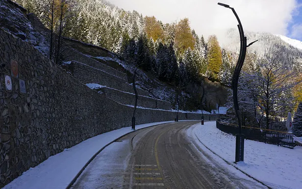 dunyaca-unlu-ayder-yaylasinda-donusum-calismalari-suruyor-1606816415716.jpg Dünyaca ünlü Ayder Yaylası'nda dönüşüm çalışmaları sürüyor-3