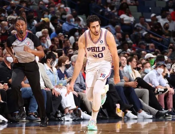 furkan-korkmaz-kimdir-kac-yasinda-irem-sak-ve-furkan-korkmaz-arasinda-yas-farki-kac-iste-basketbolcu-hakkinda-1654759671508.jpg Furkan Korkmaz kimdir, kaç yaşında? İrem Sak ve Furkan Korkmaz arasında yaş farkı kaç? İşte basketbolcu hakkında bilgiler-3